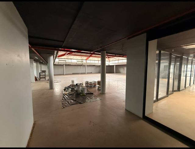 5,980M² BUSINESS CENTRE FOR SALE IN CONGELLA